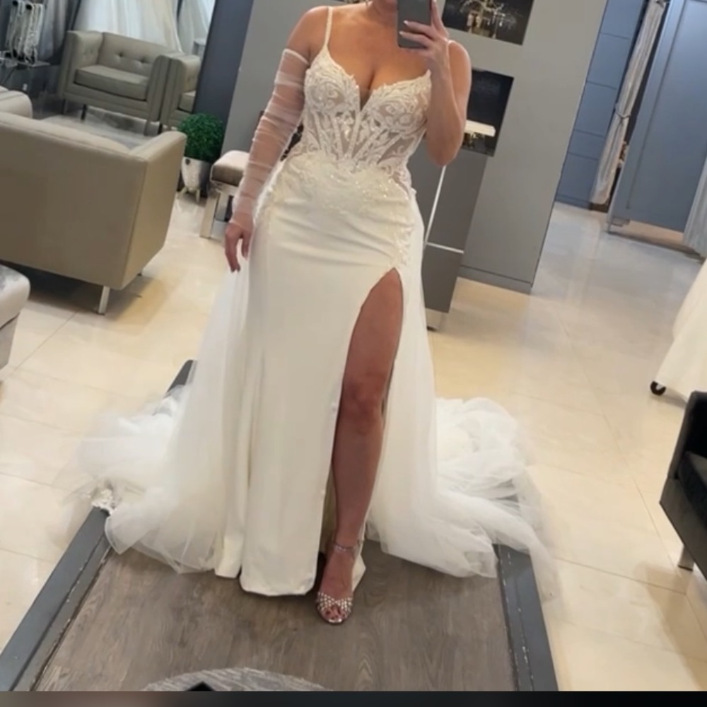 Martina Liana wedding gown/dress Excellent condition. size 12 (women fit 6/8)